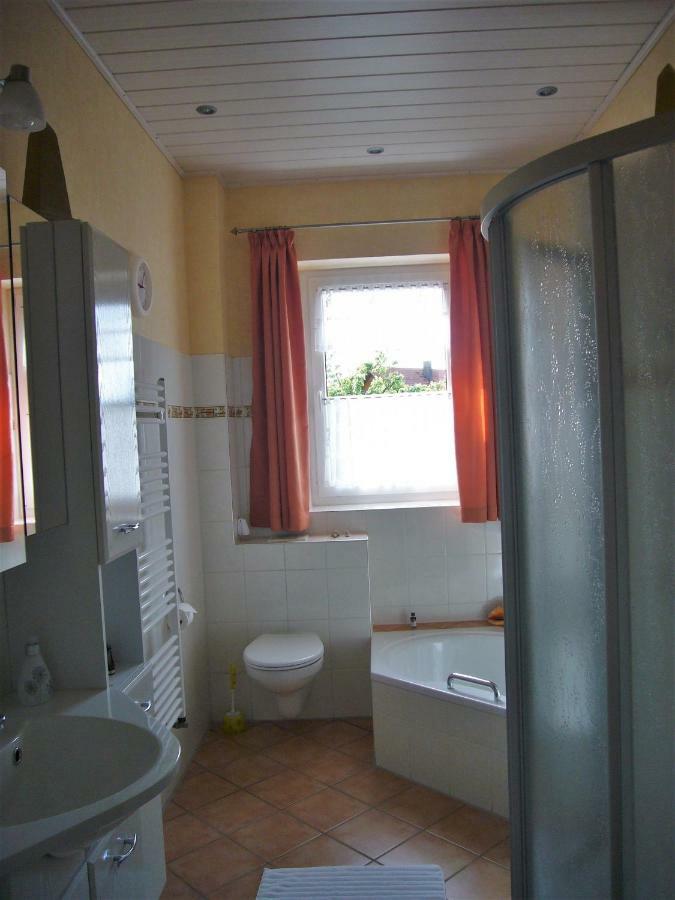 Ferienwohnung Im Alten Schulhaus - Keine Monteure Plech Eksteriør bilde